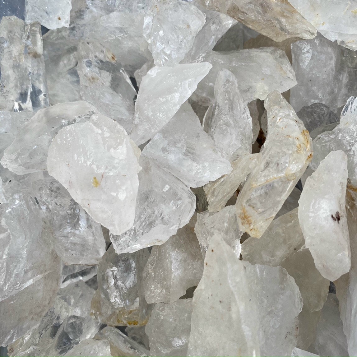 100gr Đá thô thạch anh màu trắng