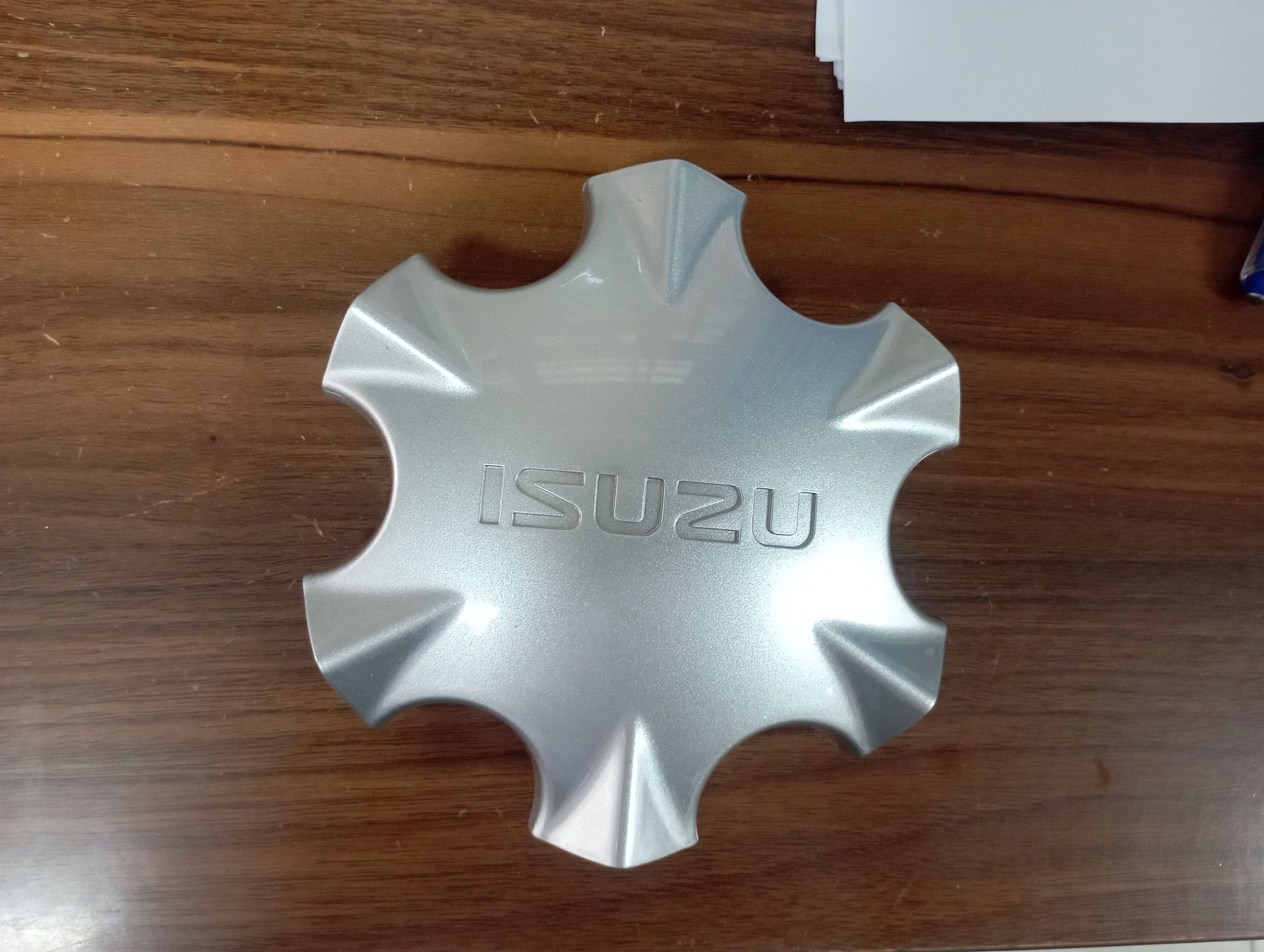 Nắp chụp mâm bánh xe ISUZU Hilander hàng chính hãng