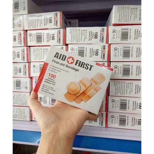 Combo 4 hộp - mỗi hộp 100 miếng băng keo cá nhân