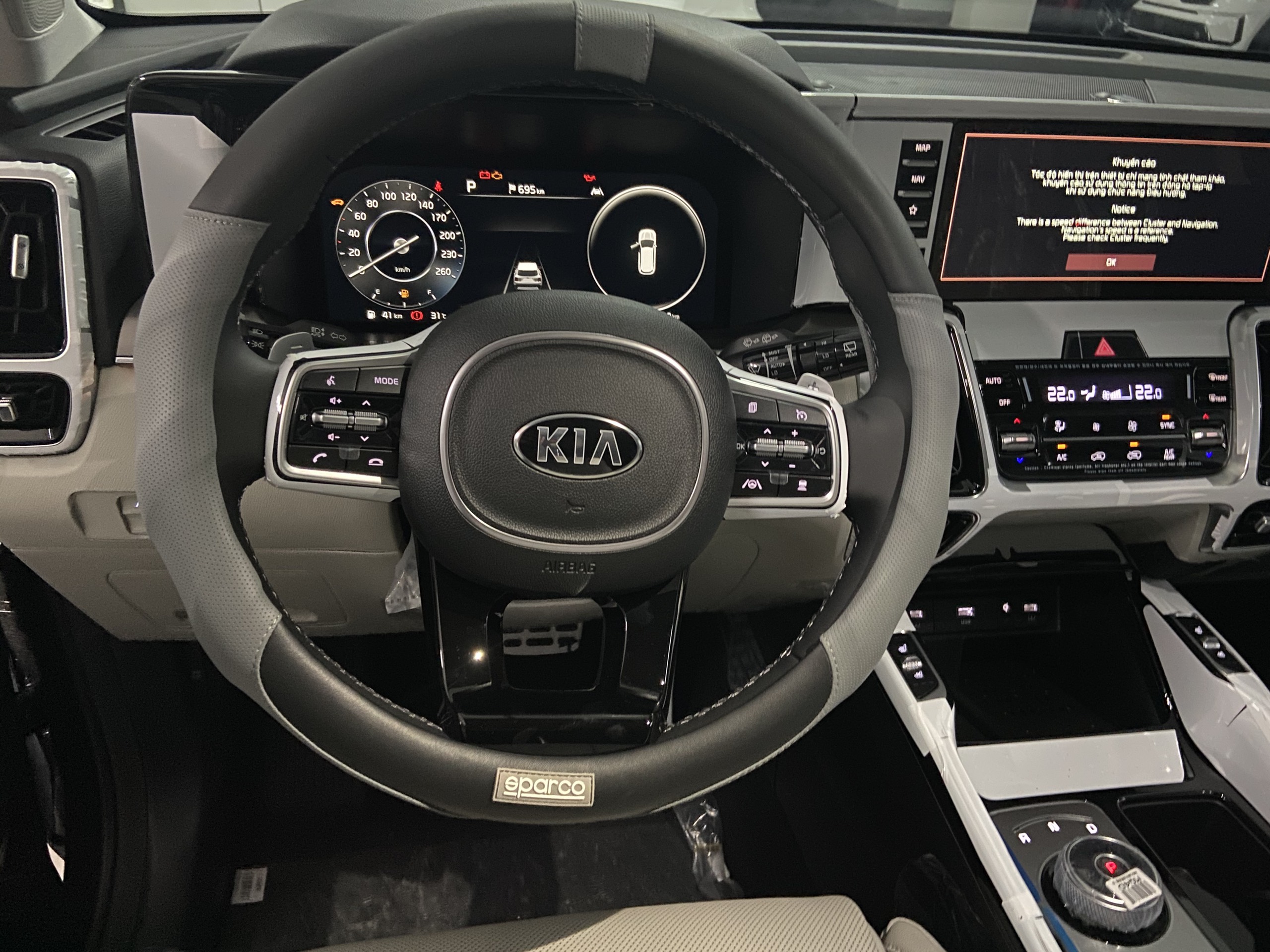 Bao vô lăng tay lái Sparco cao cấp dành cho xe Kia Sorento , Kia Sedona, Kia Cerato, Kia Rondo, Kia Morning, Kia Soluto, Kia Caren, Kia Rio, Kia Sonet