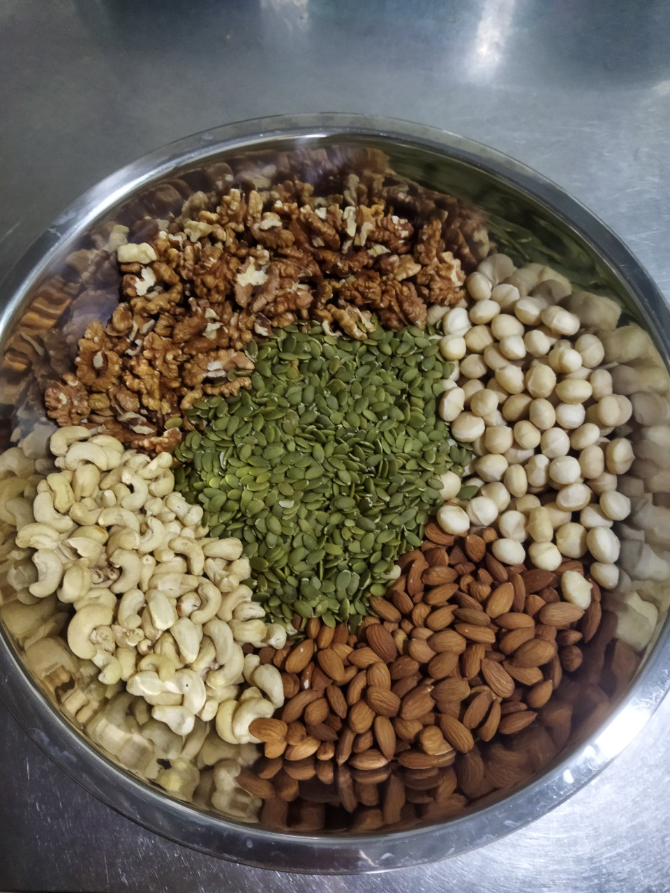Mix 5 hạt macc, óc chó, hạnh nhân, hạt điều, hạt bí xanh