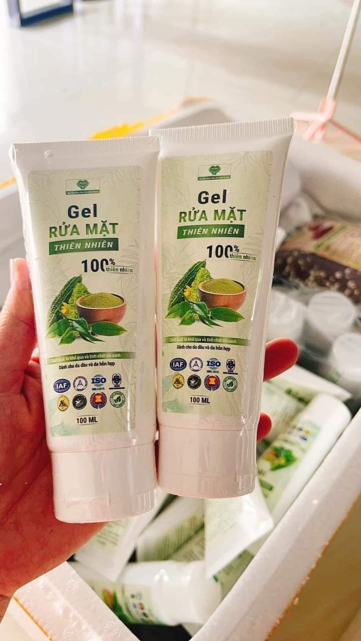 [HCM]GEL RỬA MẶT THIÊN NHIÊN MẸ KEN-CHAI 100ml (Lành tính dịu nhẹ da ngăn ngừa mụn)
