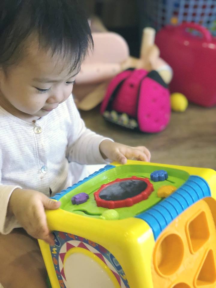 Hộp âm nhạc thả hình khối đa năng cho bé Winfun 0741