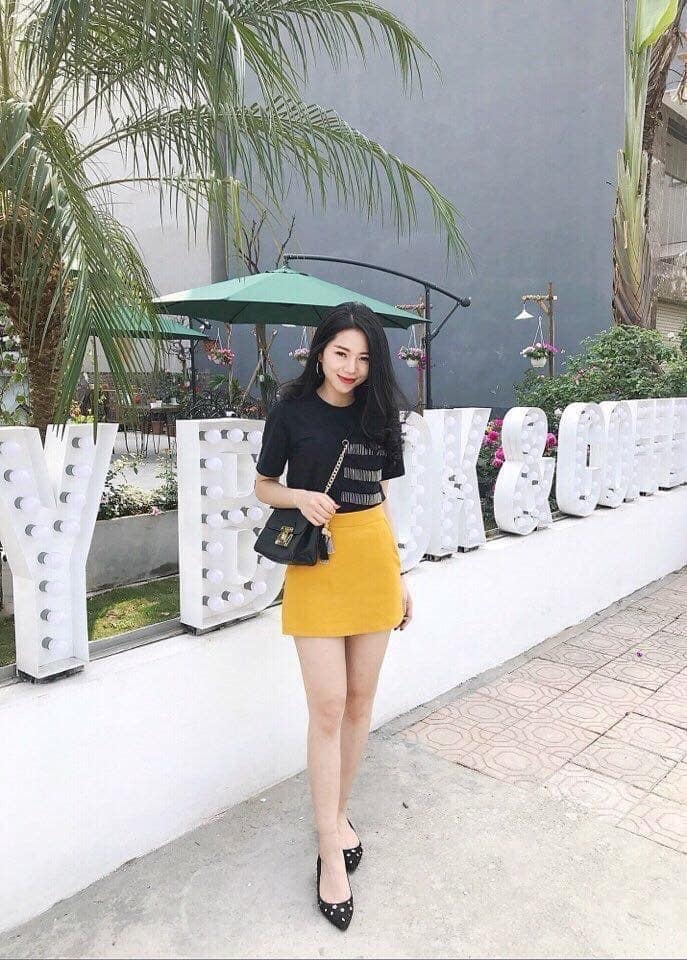 Chân váy chữ A ngắn lưng cao có quần lót trong - Màu Đen Vàng - Mặc đi làm Công sở - Đi học - Đi chơi - Phối đồ MAX xinh