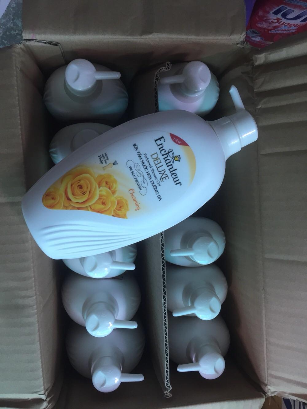 Sữa tắm trắng da Enchenter 650g kèm quà tặng