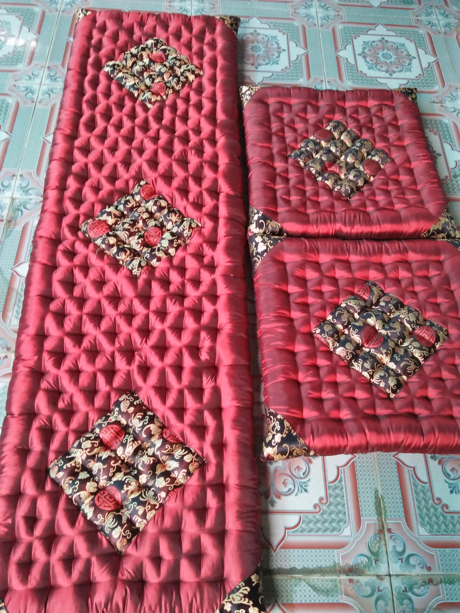 Bộ thảm trải ghế gỗ sofa 1m70x50x5 cm và 2 ngắn 50x50x5 cm