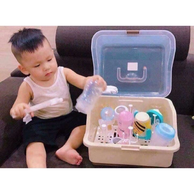 Khay úp bình sữa có nắp đậy cho bé