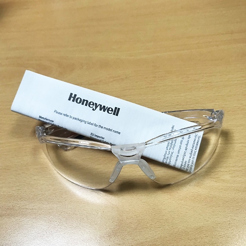 kính bảo hộ lao động thời trang chống tia UV, UB chống bụi, các vặt rắn văng bắn thương hiệu Honeywell - Model: A800 - trắng