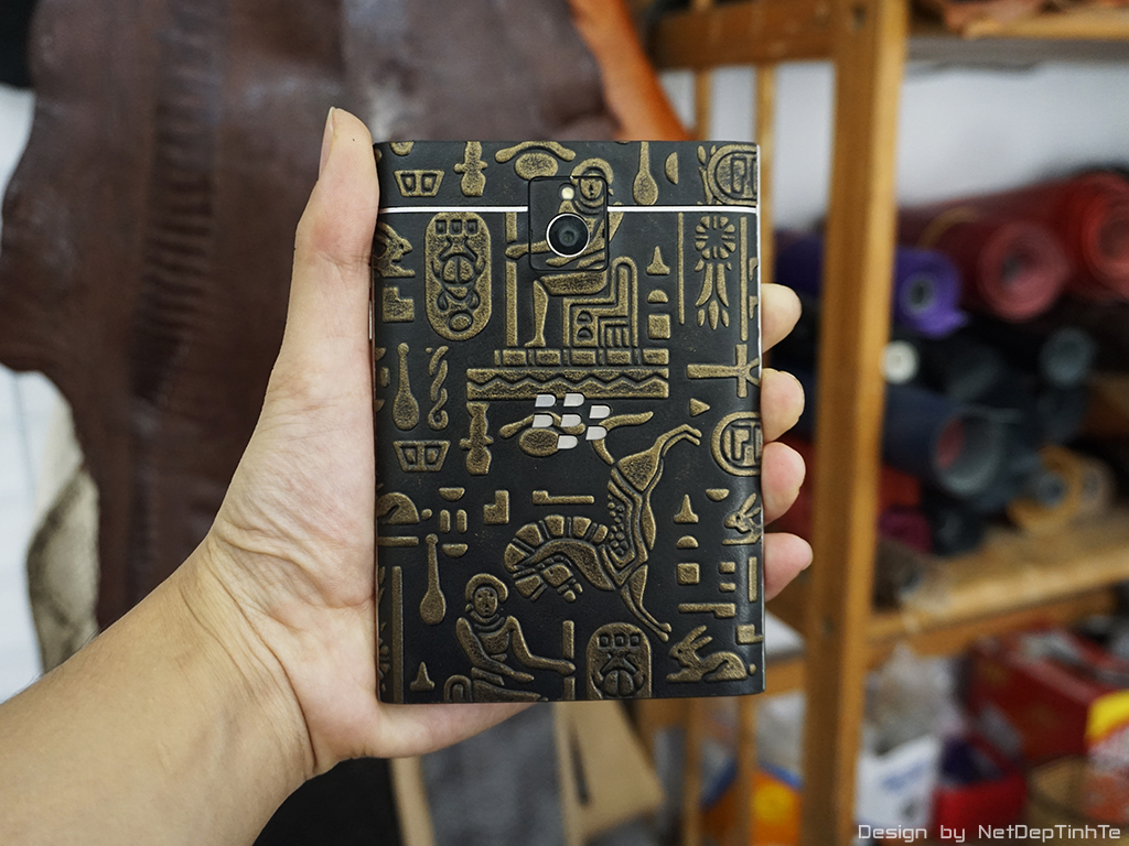 Ốp dán da điện thoai BlackBerry Passport – Da bò thật 100% - chính hãng Nét Đẹp Tinh Tế