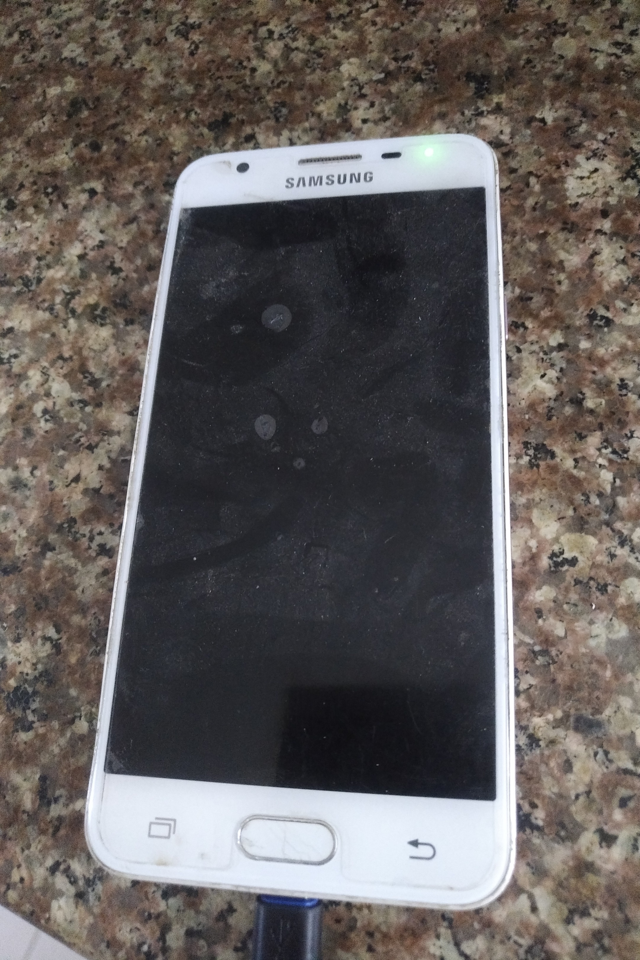 Xác sống samsung J5 prime