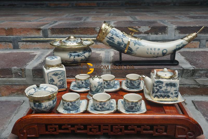 Bộ ấm trà men rạn cổ bọc đồng dáng ấm tích vuông