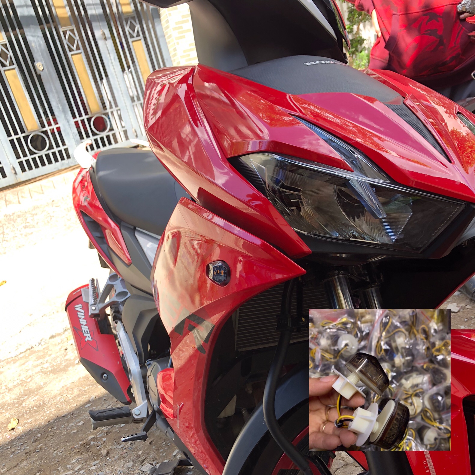 Đèn xi nhan Winner X kiểu mai rùa (1 cặp)