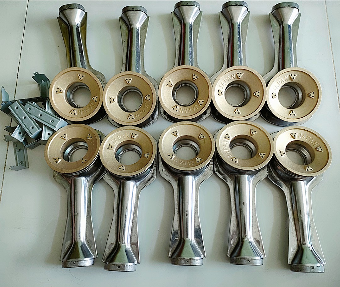 10 Bộ đầu đốt bếp gas gồm:10 họng điếu inox 430 + 10 sen chia lửa bằng đồng thau,KT 7.8cm, dài 19.5cm dùng cho bếp gas dương tặng kèm pass