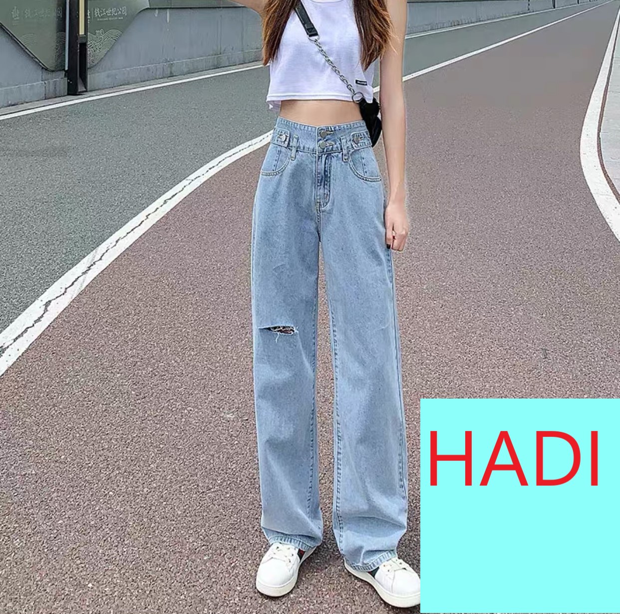 QUẦN JEAN ỐNG RỘNG NỮ LƯNG CAO MÀU XANH NHẠT 2 NÚT PHỐI 2 ĐAI MÀ LẠI CÒN RÁCH GỐI RÁCH NÓ CÁ TÍNH THÔI RỒI LUÔN TRỜI ĐẤT ƠI-THỜI TRANG HOT TREND HADI