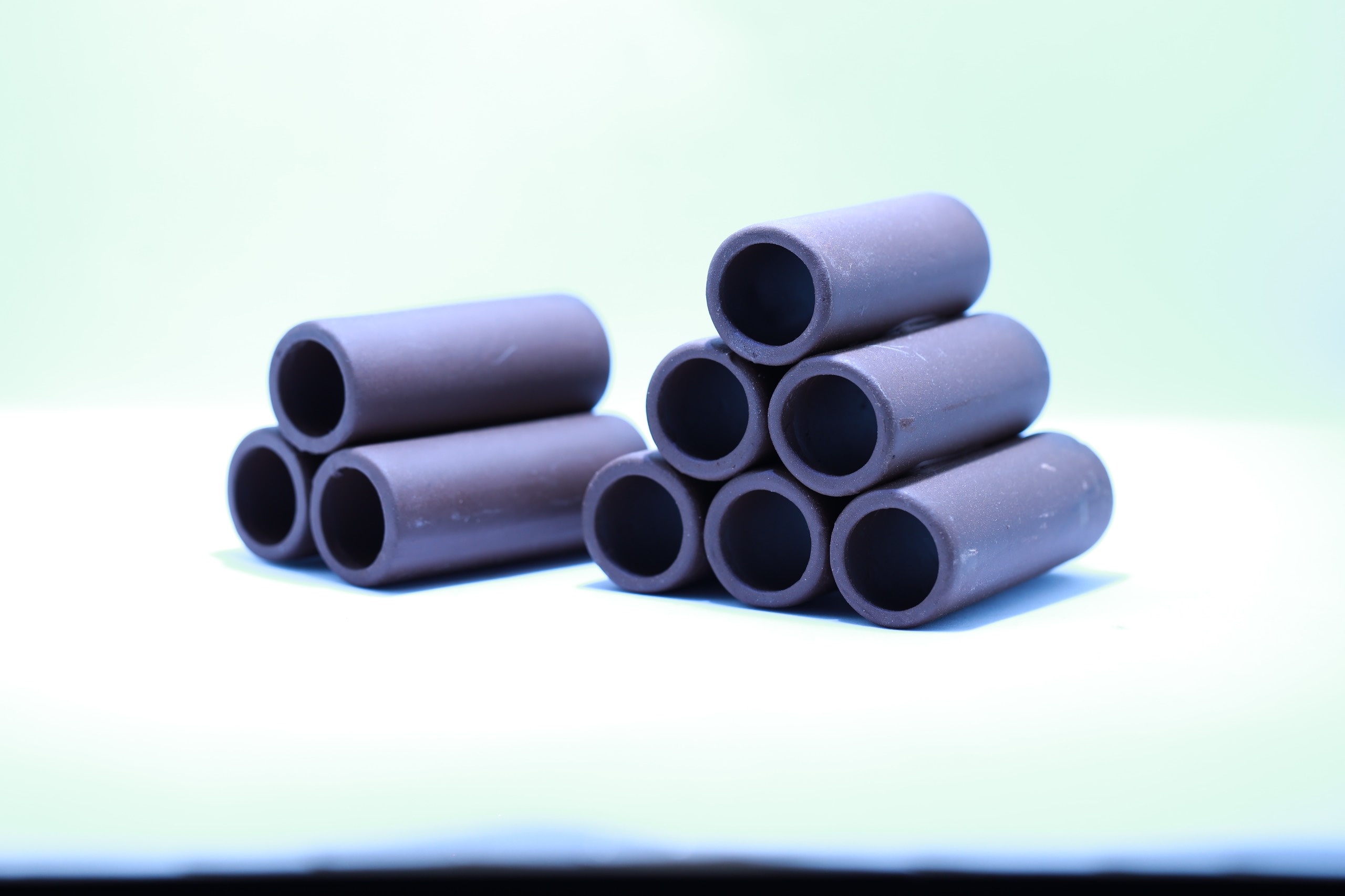 Đồ chơi ống gốm 3-6 lỗ nâu cho cá tép