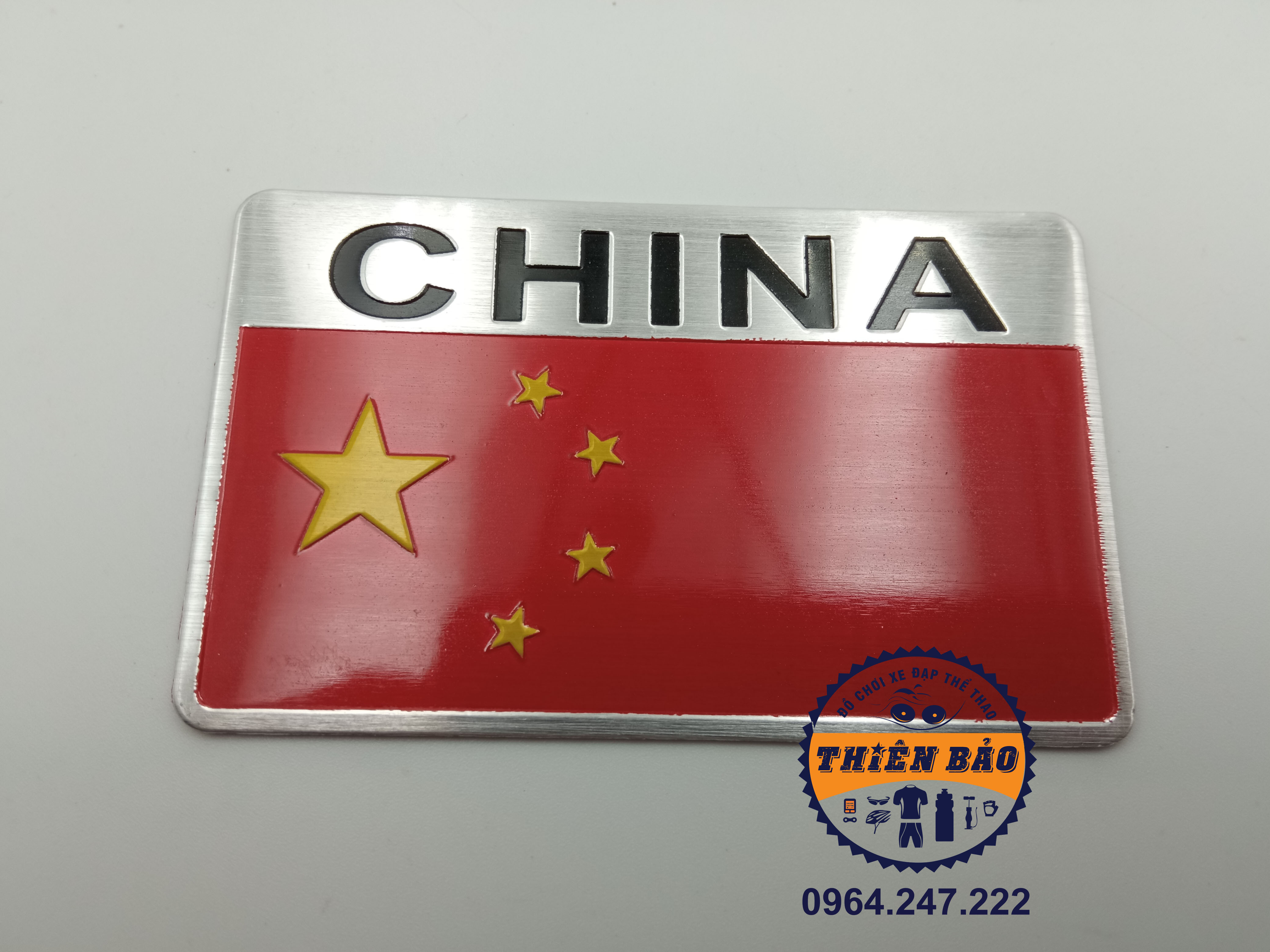 Decal nhôm dán xe China, tem cờ Trung Quốc, logo nhôm dán xe oto sticker cờ China 8x5cm #252