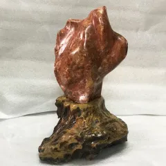 Cây đá phong thủy màu đỏ tự nhiên chất đá canxite nặng 6 kg cao 36 cm cho người mệnh Mộc và Hỏa