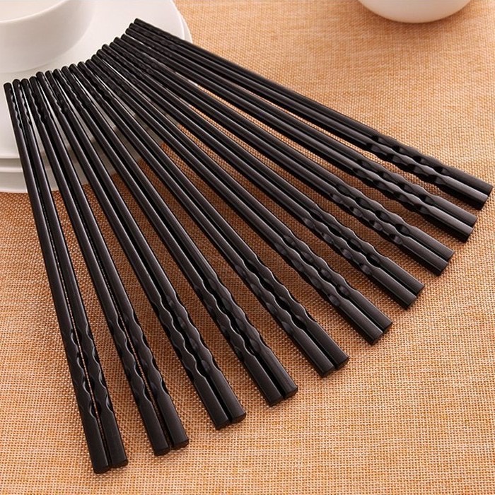 Vỉ 10 đôi đũa phíp đen kháng khuẩn
