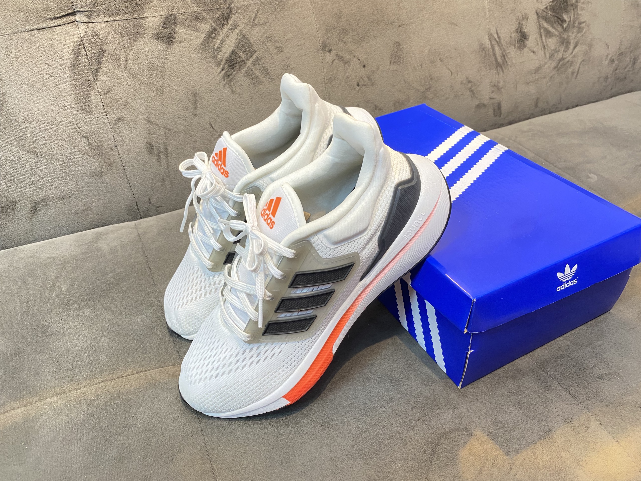 Gi y th thao adidas EQT Gi y adidas tr ng s c en m u m i 2022