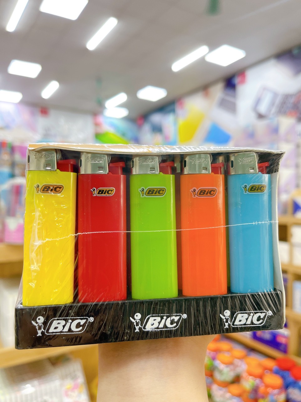 [ Free Ship ] Hộp Quẹt Đá BiC Slim Pháp J3 - Size Trung - Có Viên Pi Bơm Bên Dưới