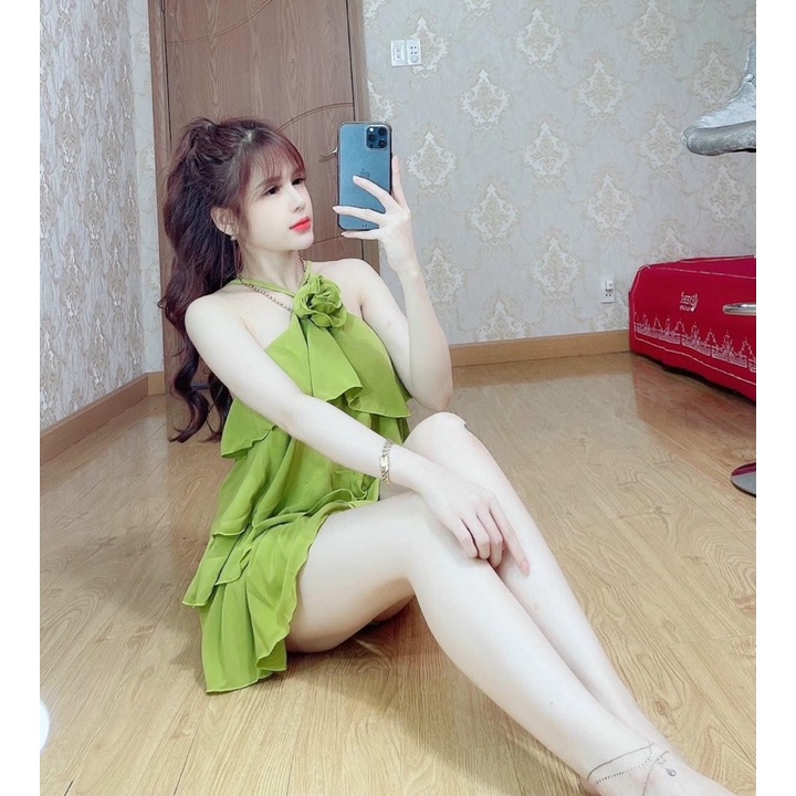 Set áo cổ yếm tầng đính hoa kèm quần váy siêu xinh-