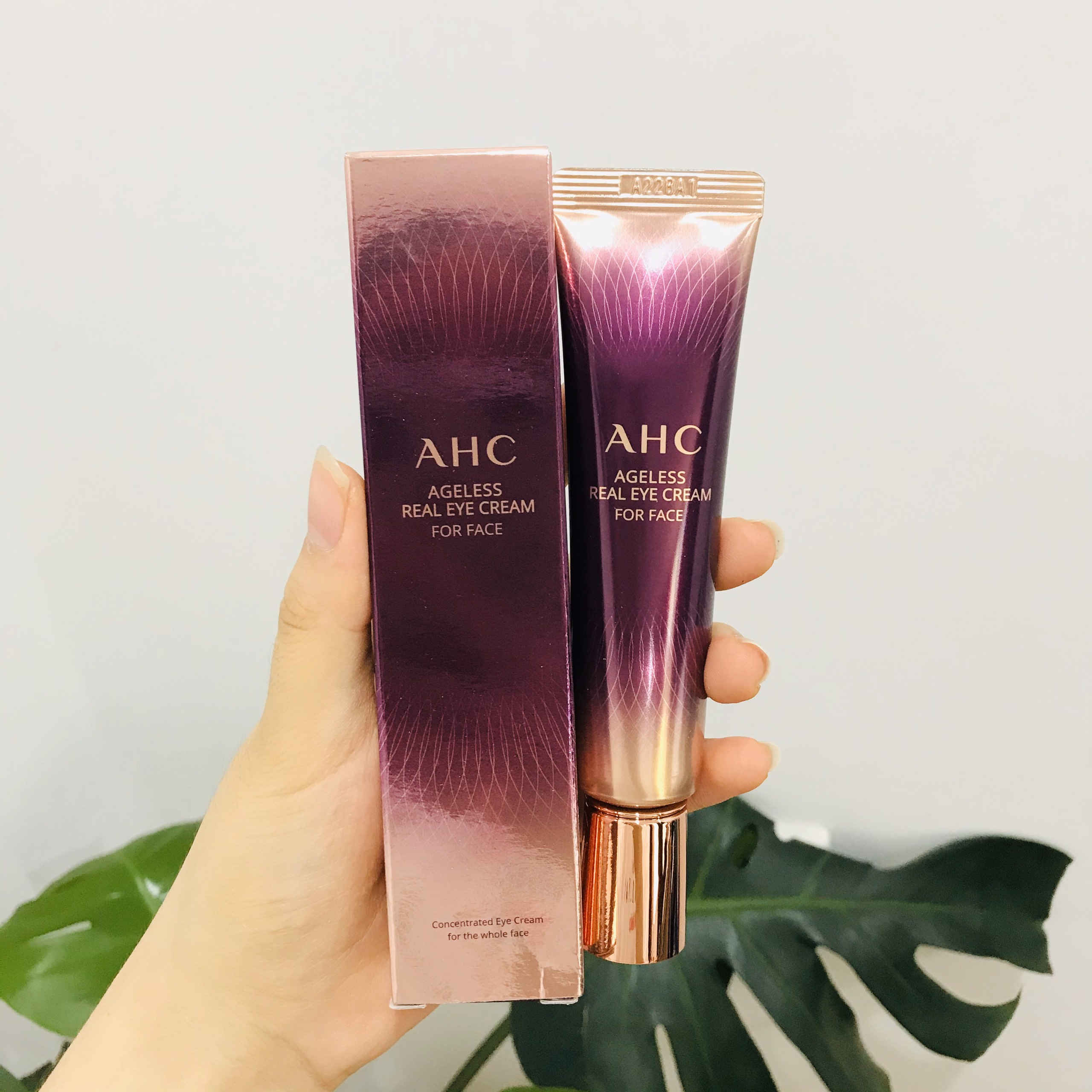 Kem mắt Ahc Ageless Real Eye Cream 30ml