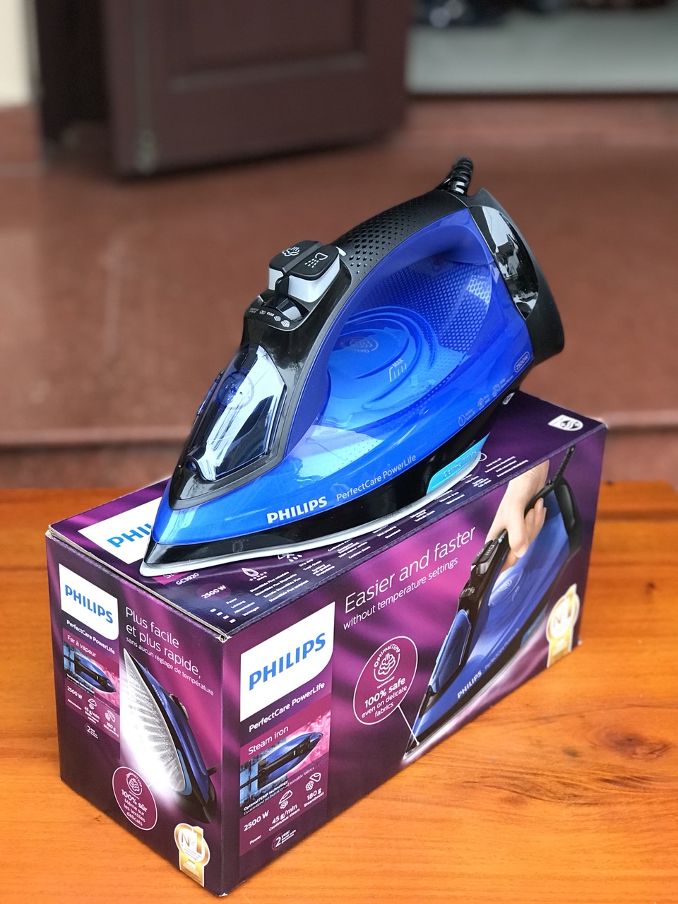 Bàn ủi Philips GC3920