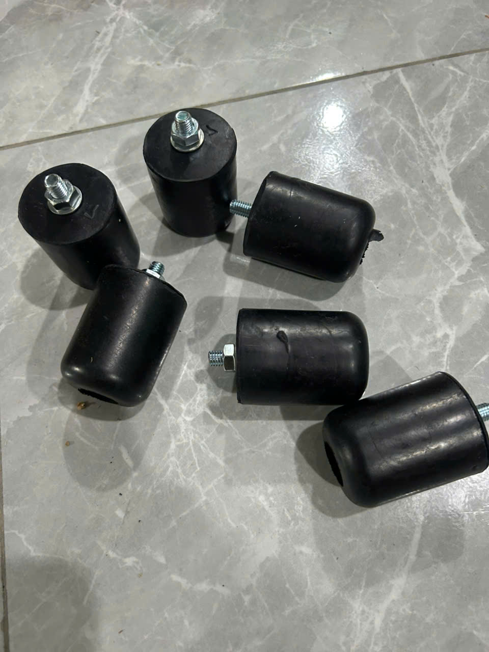 Cao su giảm chấn cửa thùng xe tải ốc 8mm, cao su thành thùng xe tải dài , có sỉ và lẻ,hàng sẵn kho, loại tốt