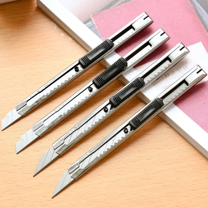 Super Sharp Mini Multi-Purpose Steel Paper Cutting Knife – Compact, Lightweight and Convenient Cutting Tool