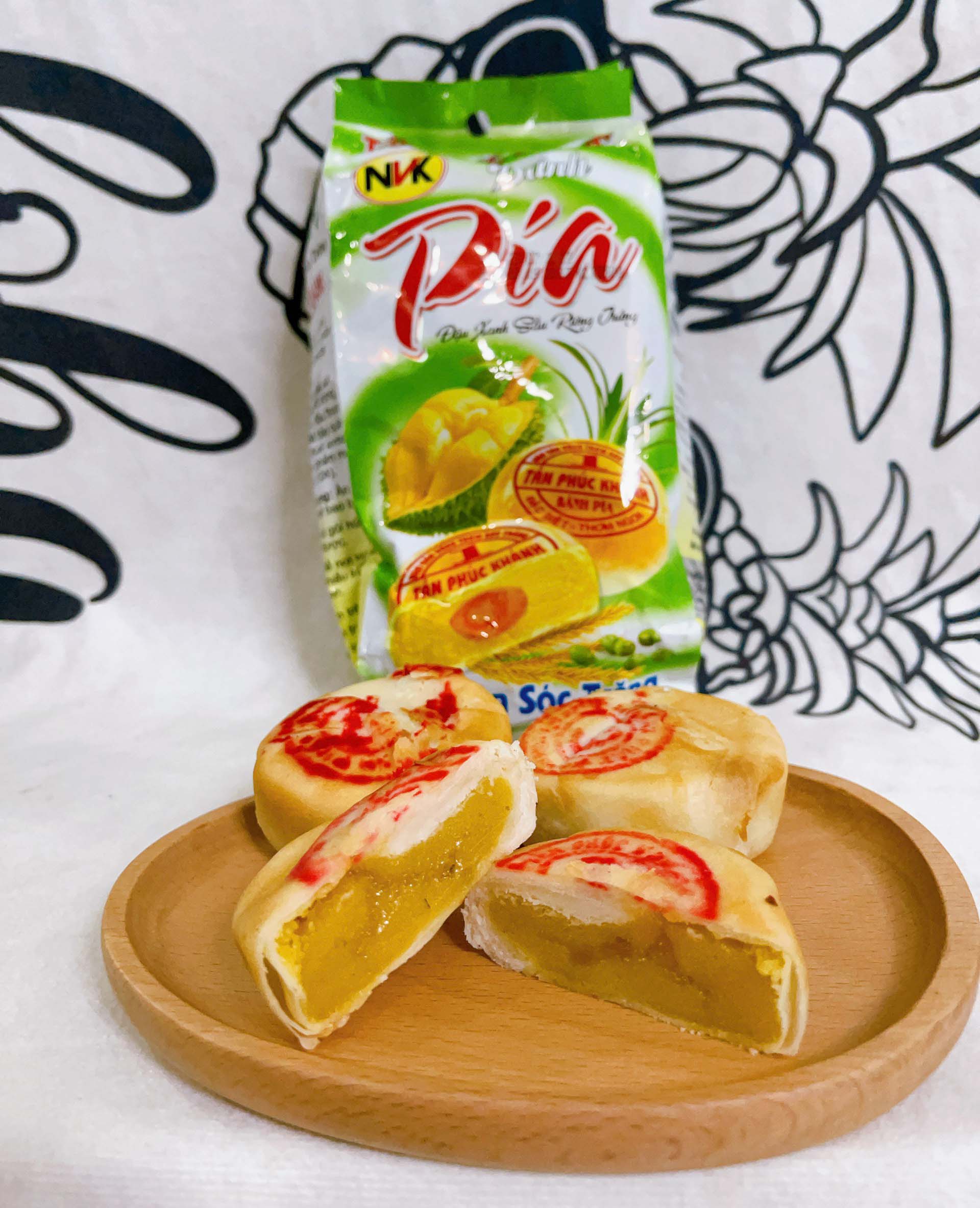 Bánh pía sầu riêng hộp 250g 4 cái tân phúc khánh