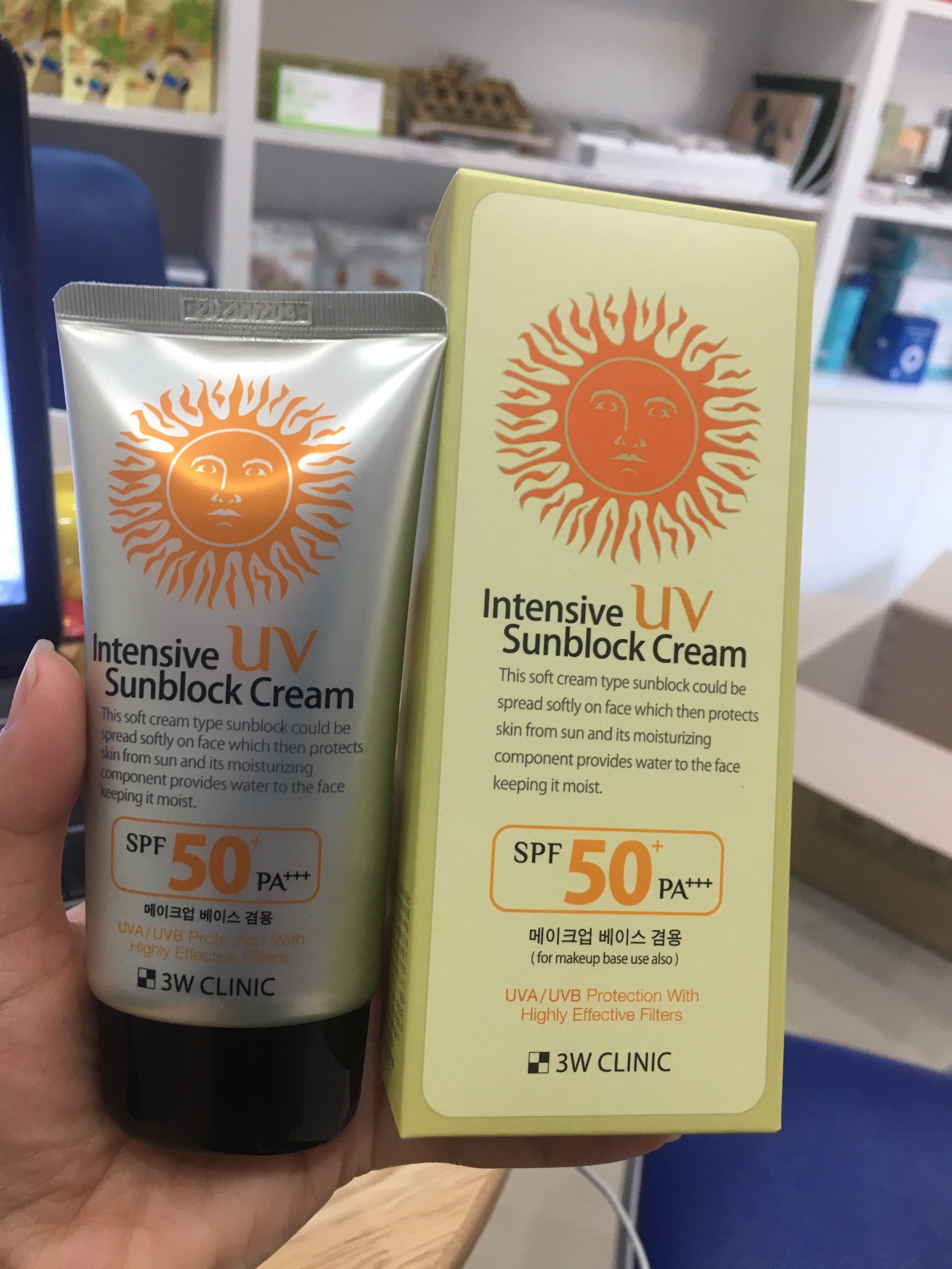 Kem Chống Nắng Hàn Quốc 3W Clinic Intensive UV Sunblock Cream SPF 50+ PA+++