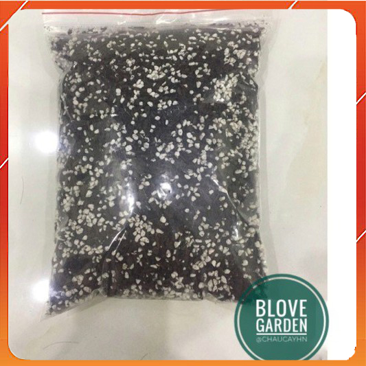 Đất trồng cao cấp trộn sẵn chuyên dùng trồng sen đá xương rồng, cây cảnh, hoa cần ít nước,bao 5kg