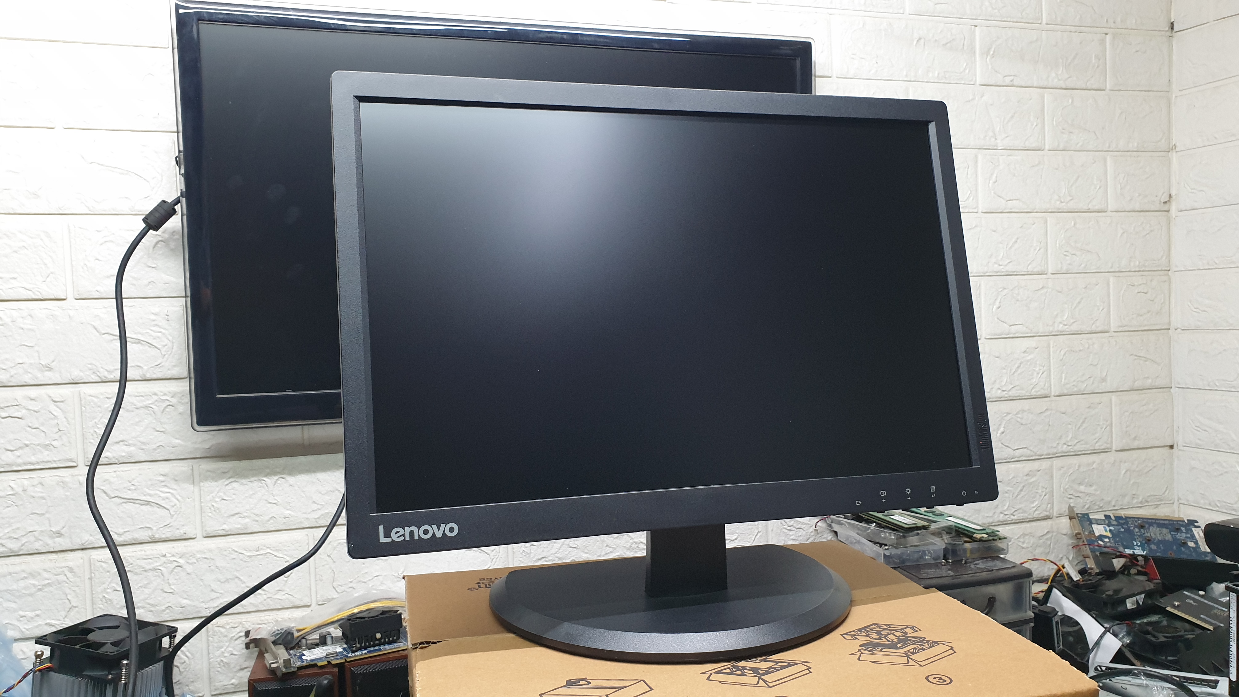 Màn hình 20inch led đẹp 99%, nguyên tem fpt.