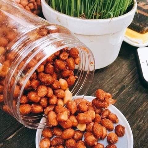 Đậu phộng rang tỏi ớt lon pet 250gram