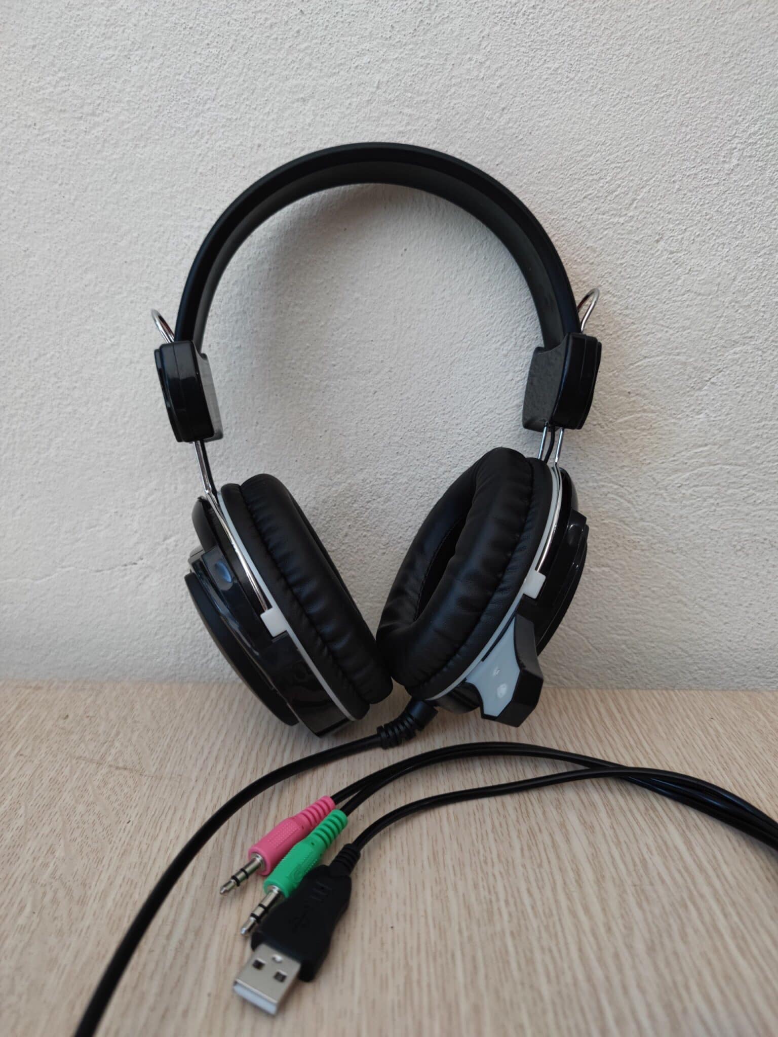 Tai nghe nhạc gaming 3.5 chụp tai có dây rebirth led rgb tai nghe game thủ có mic máy vi tính laptop