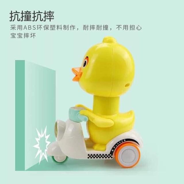 Vịt chạy xe vespa siêu cưng
