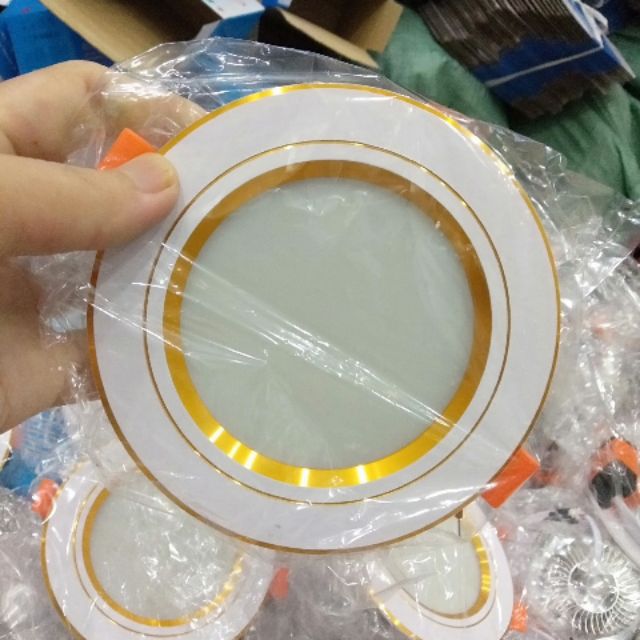 Đèn âm trần 7w- 9w 3 chế độ ánh sáng, chất liệu chống ăn mòn