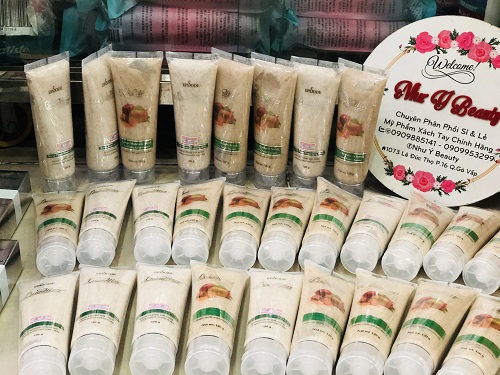 Sữa rửa mặt hạt mơ beaumore scrub foam cleansing white 120g