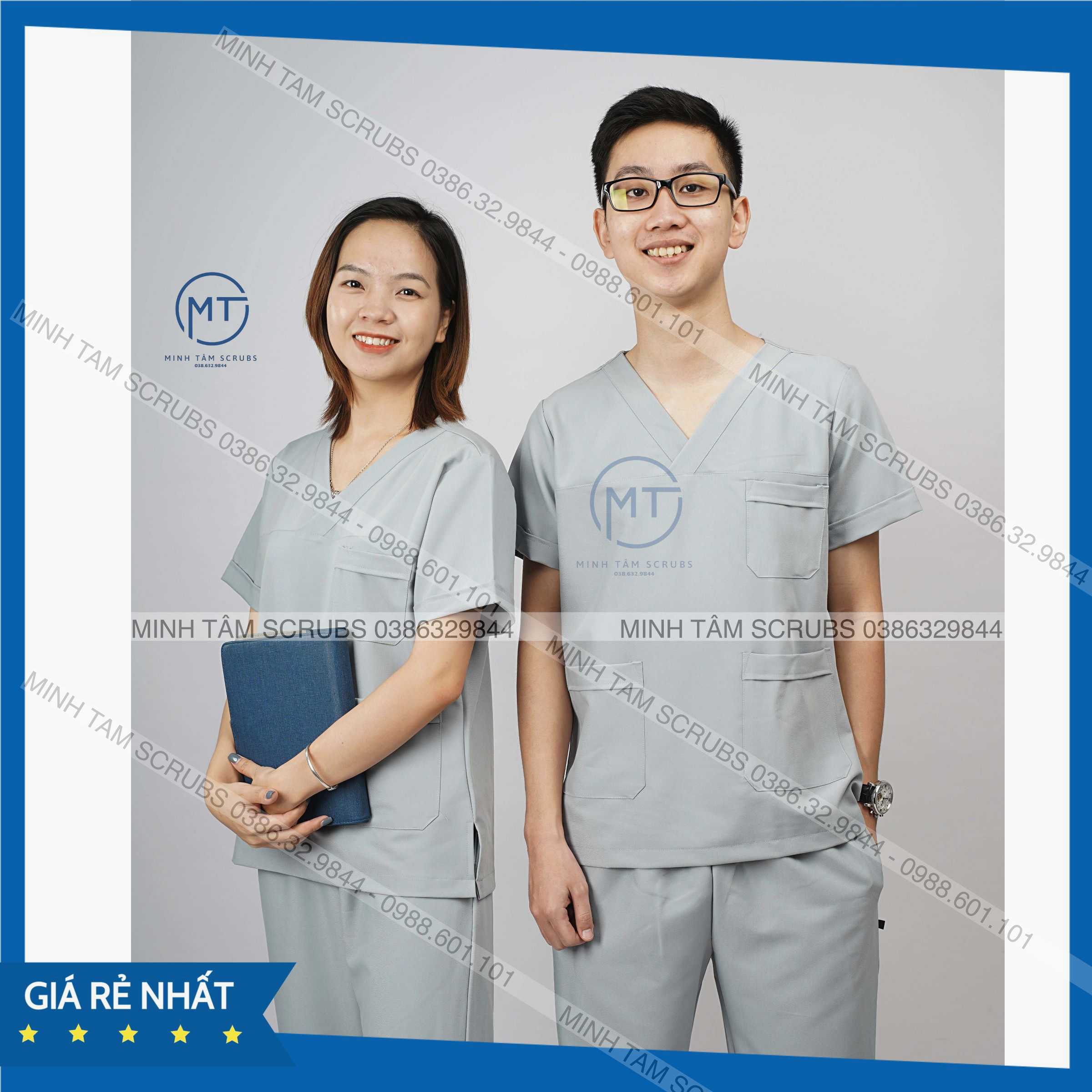 Chia sẻ: Đã thích (489) Bộ Scrubs bác sĩ, blouse cổ tim, đồng phục điều dưỡng, spa, thẩm mỹ viện, dược sĩ màu xanh xám đá