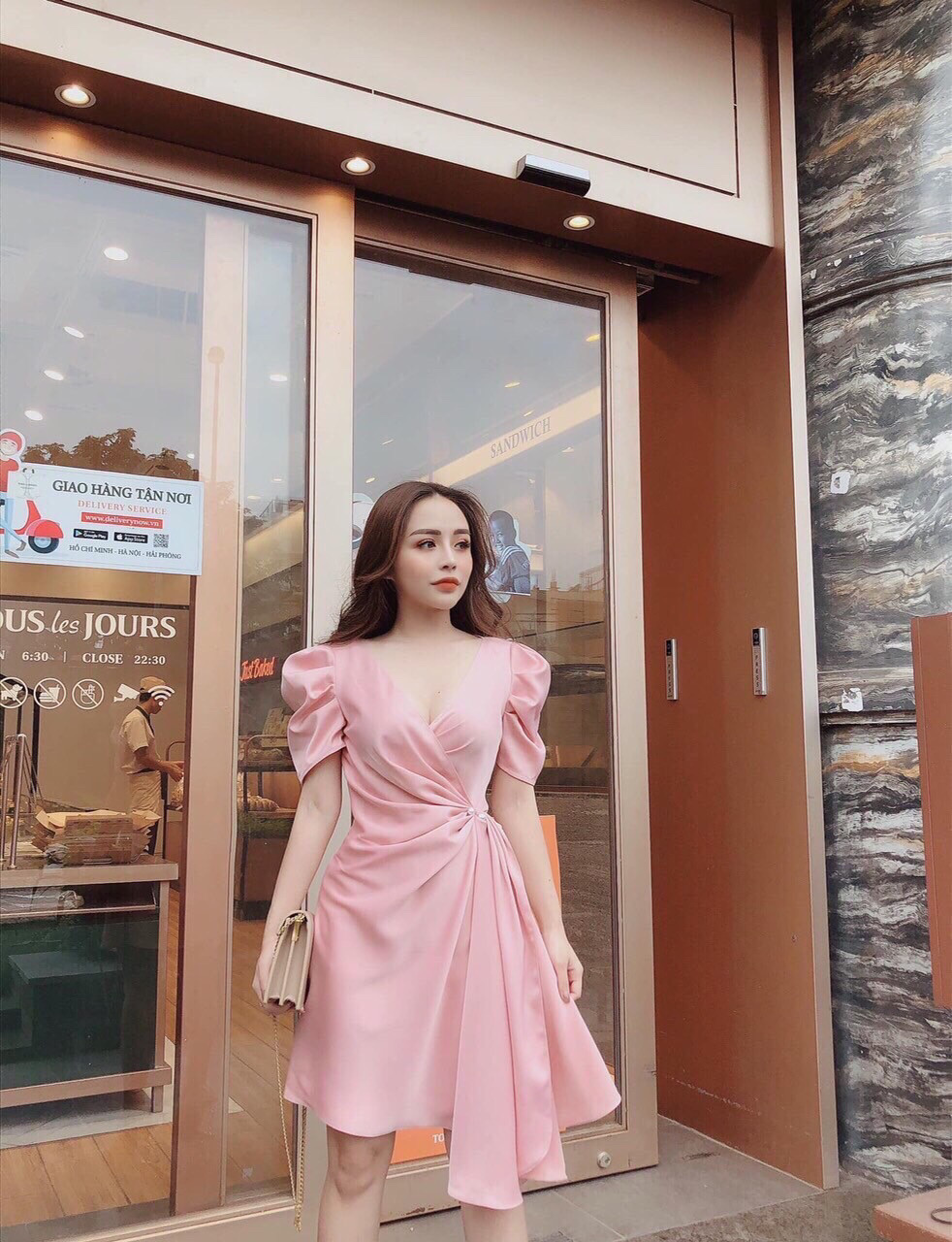 Đầm nữ dự tiệc cô V chéo ngực nhúm eo