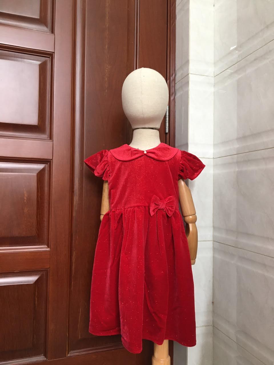 Váy nhung đỏ đính ngọc dành cho bé gái