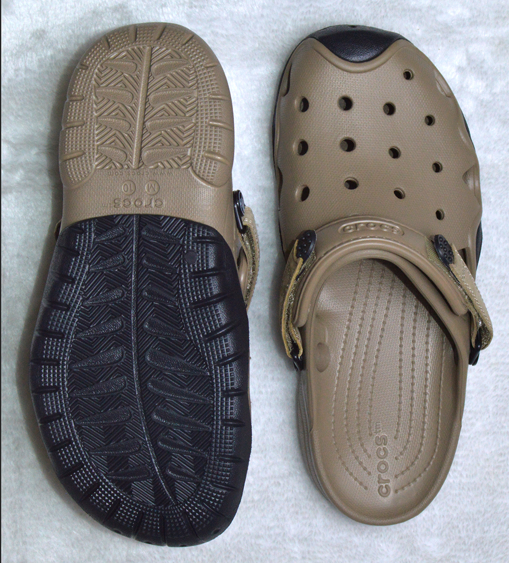 Crocs nhựa nam màu da phối đen