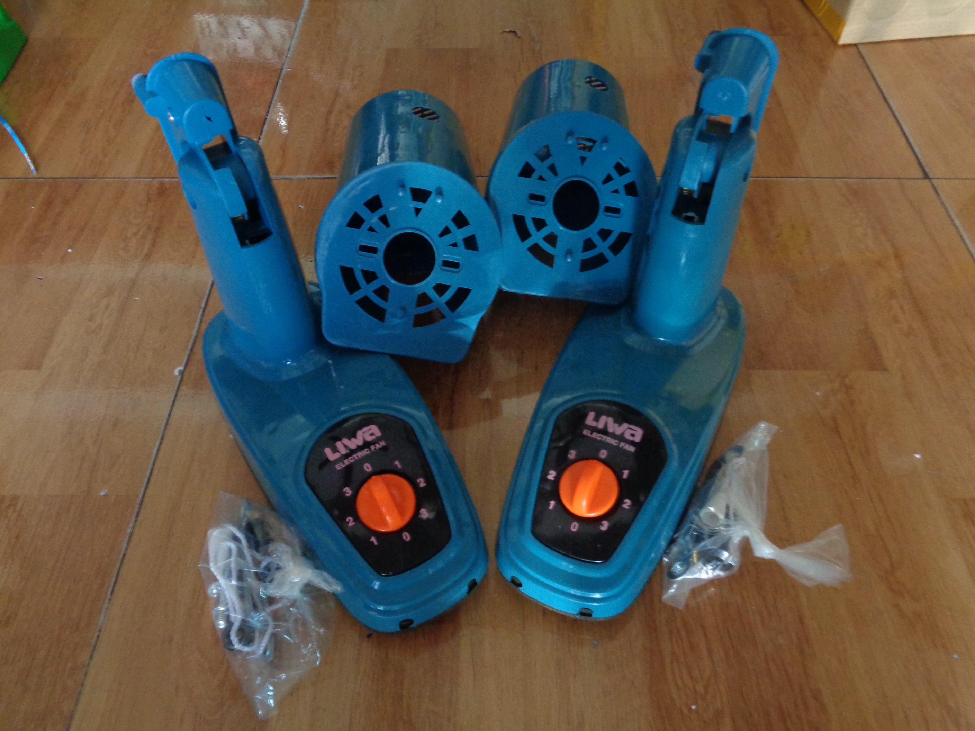 Combo gồm: 02 bộ thân quạt treo tường dùng cho quạt B4