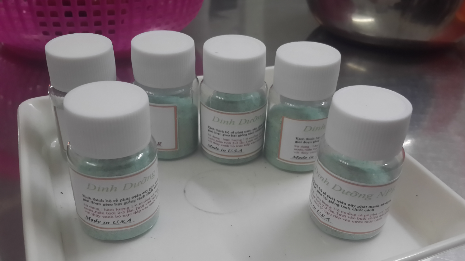 Lọ dinh dưỡng NPK chăm sóc cho cây 10k/hủ