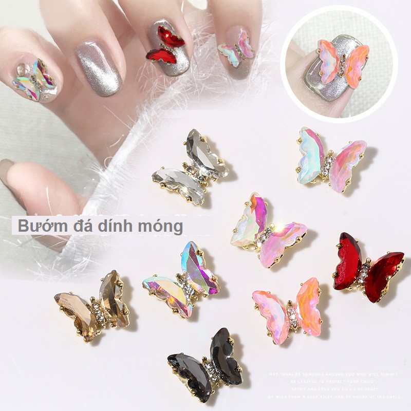 Bướm đá đính móng