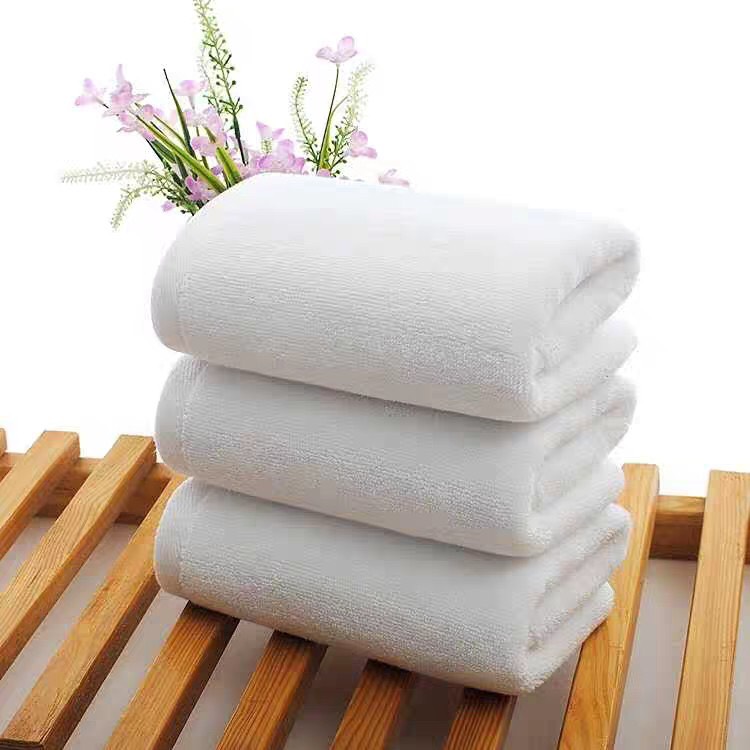 Khăn tắm khách sạn cao cấp 70x140cm to đùng 320gram