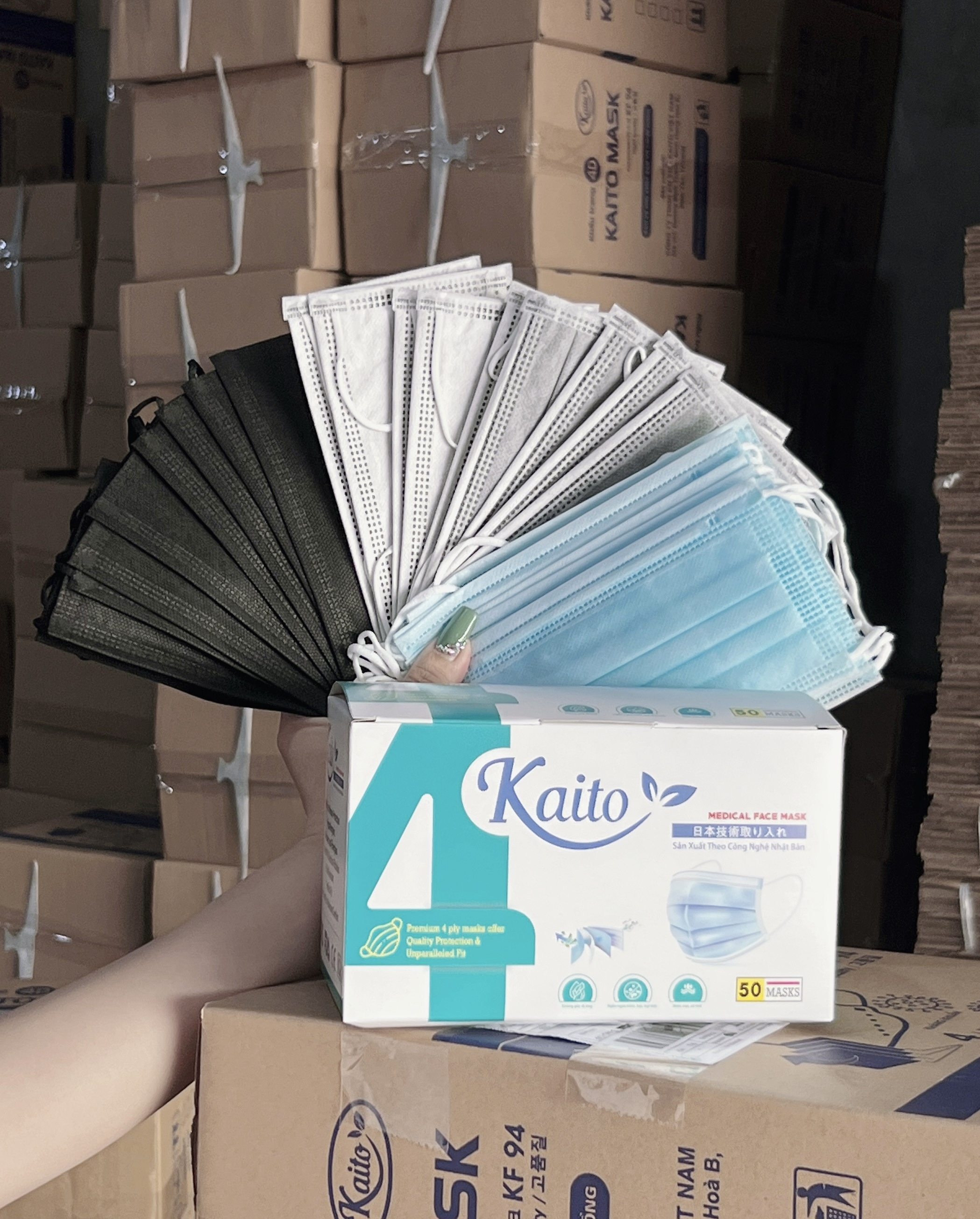 Hộp 50 cái khẩu trang y tế 4 lớp KAITO kháng khuẩn, đeo mềm, mịn , mát ( XANH )