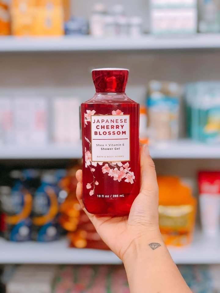 Gel tắm japanese cherry blossom bath and body works 295ml