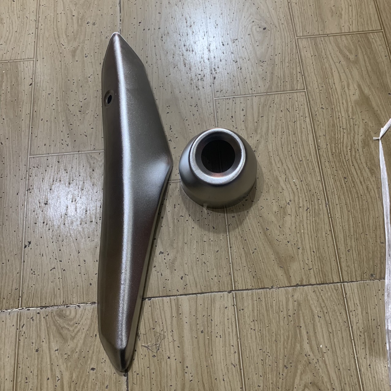 Ốp pô và chụp đích pô xe raider fi và satria giả zin