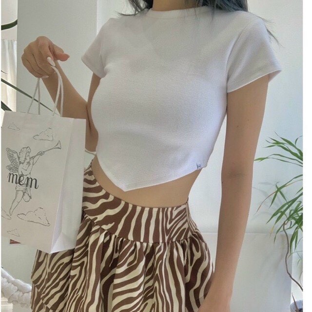 Áo thun nữ form croptop vạt NHỌN Tay Ngắn siêu hot hit - Áo thun cho bạn nữ Gợi Cảm Năng Động là đây chứ đâu!